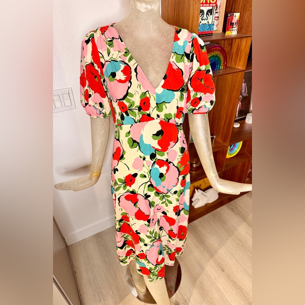 Velvet by Graham & Spencer Alisha Printed Challis Midi Dress. Size Medium